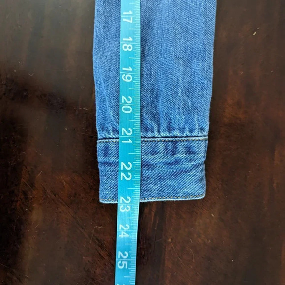 Forever 21 Classic Denim Jean Jacket With Pockets Size Small - Picture 8 of 8